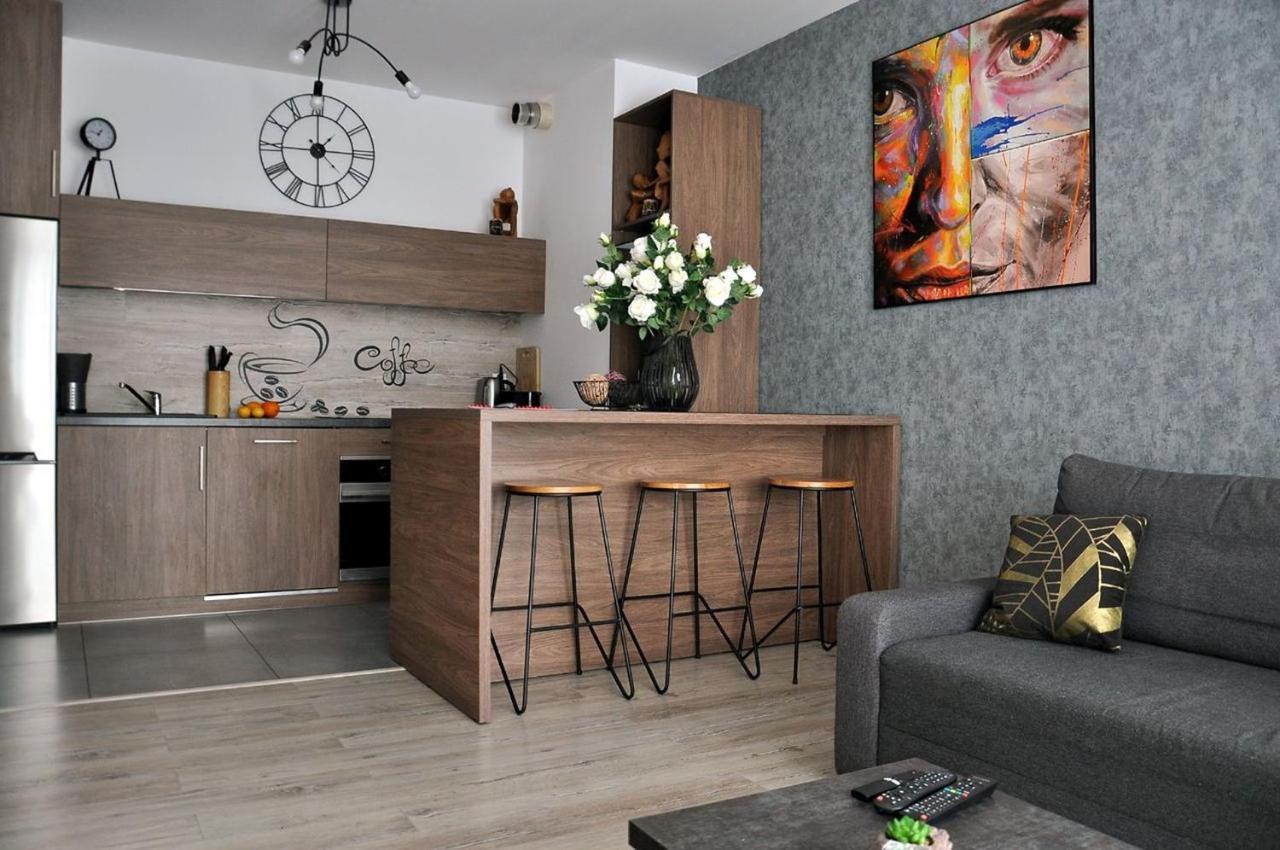 Q Apart Gold-Trzy Pokoje, Manufaktura, Klimatyzacja I Garaz Gratis, Tv Max, Fv, Gwarancja Zadowolenia Łódź Extérieur photo